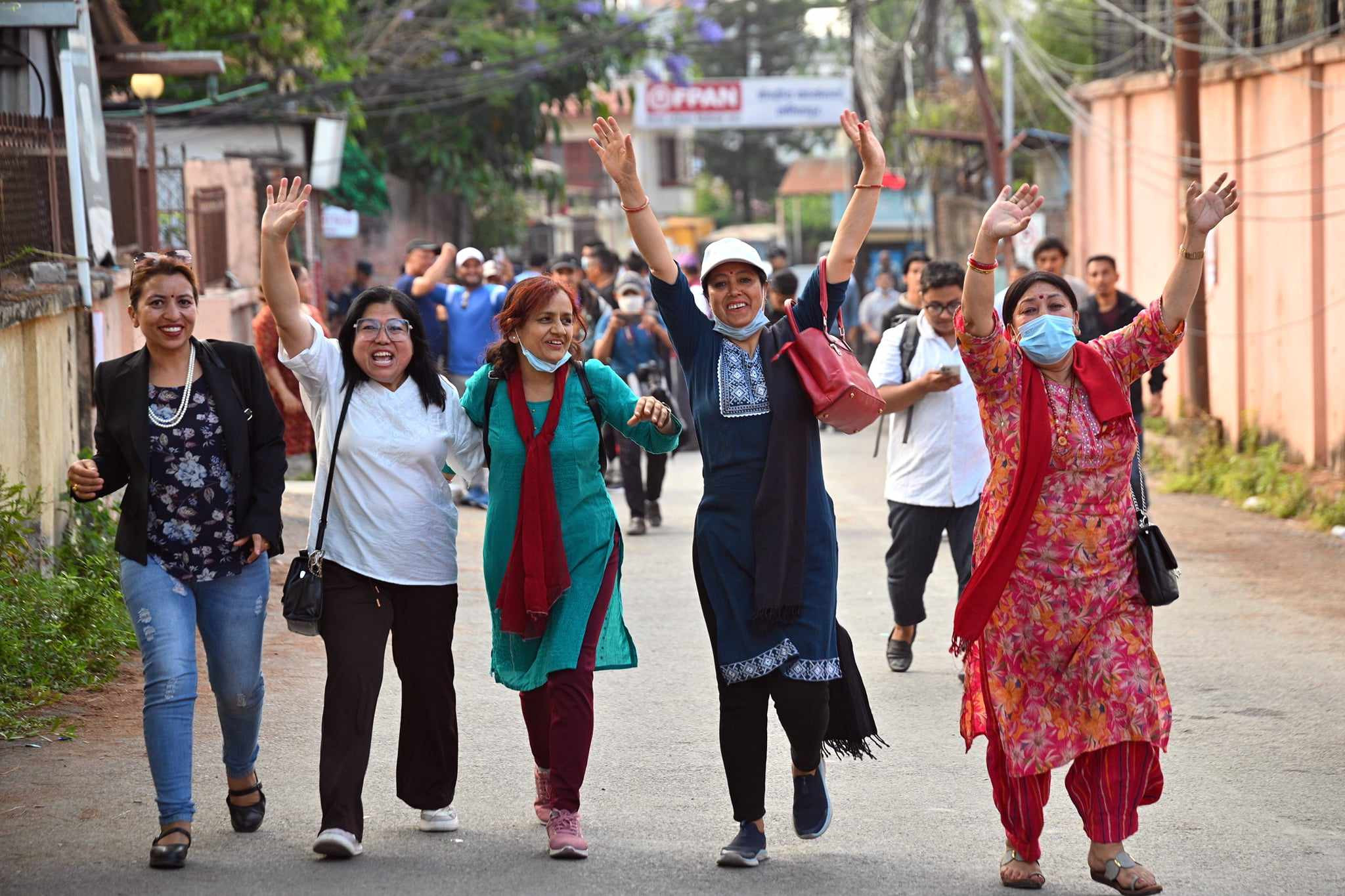 सन्दीपले सफाइ पाएपछि समर्थकहरूकाे खुसियाली (तस्वीरहरू)